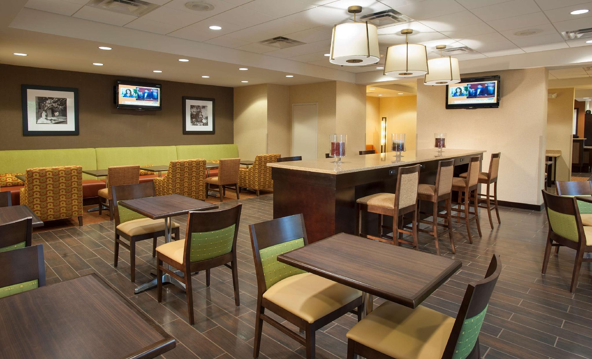 Hampton Inn Washington-Dulles International Airport South Чантилли Экстерьер фото