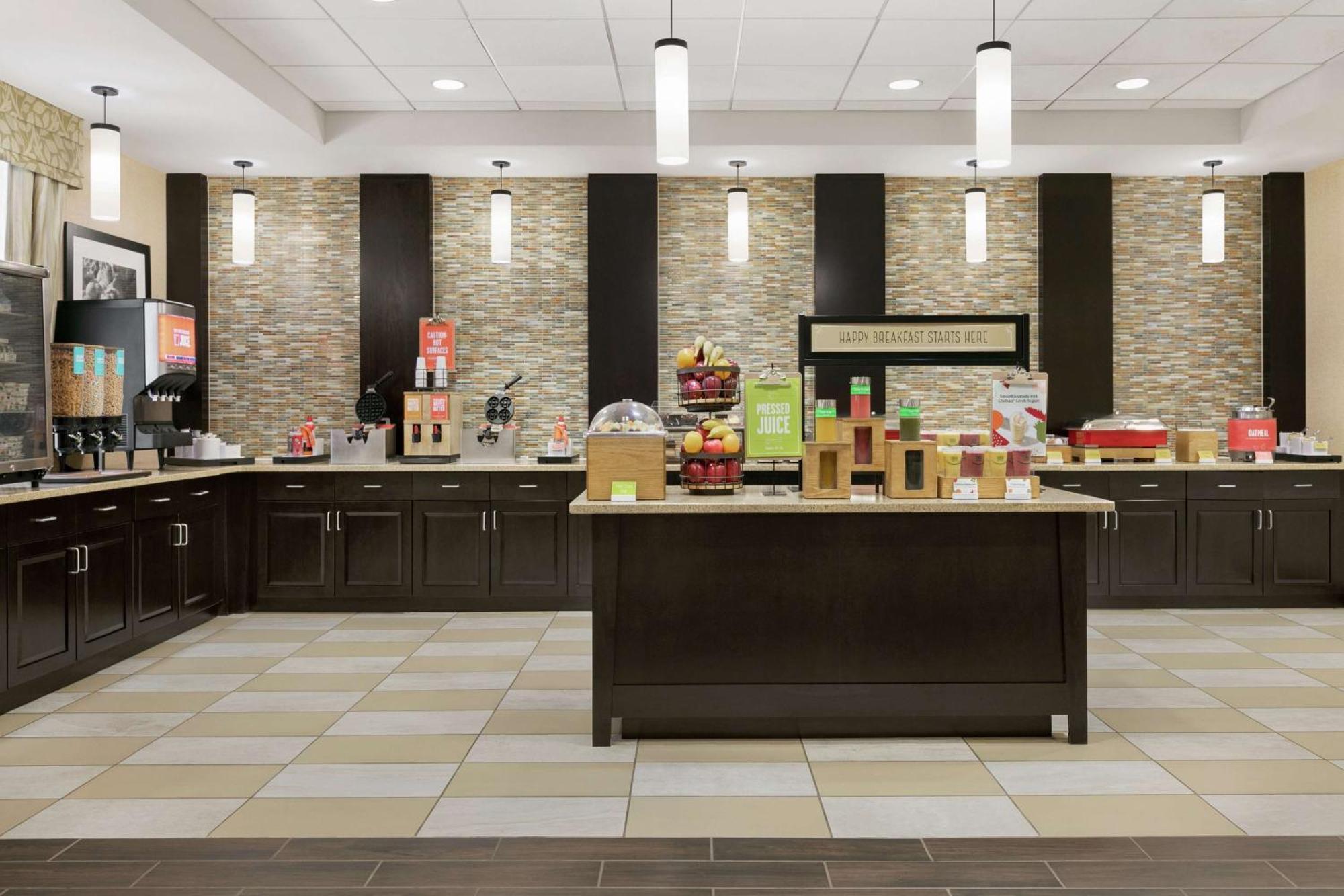 Hampton Inn Washington-Dulles International Airport South Чантилли Экстерьер фото