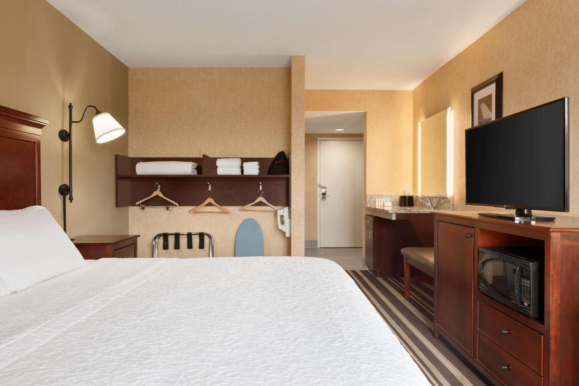 Hampton Inn Washington-Dulles International Airport South Чантилли Экстерьер фото