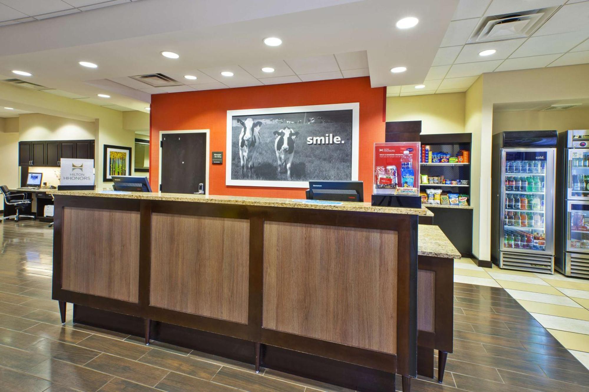 Hampton Inn Washington-Dulles International Airport South Чантилли Экстерьер фото
