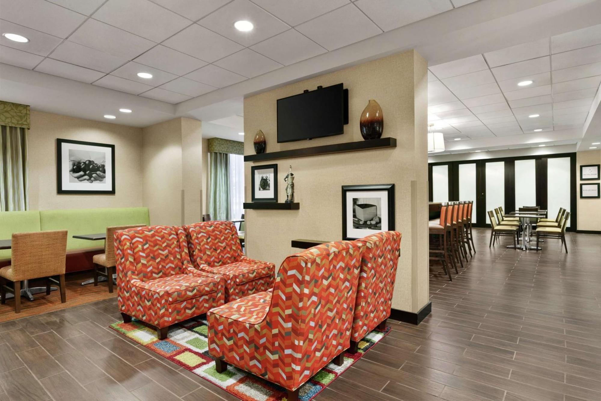 Hampton Inn Washington-Dulles International Airport South Чантилли Экстерьер фото