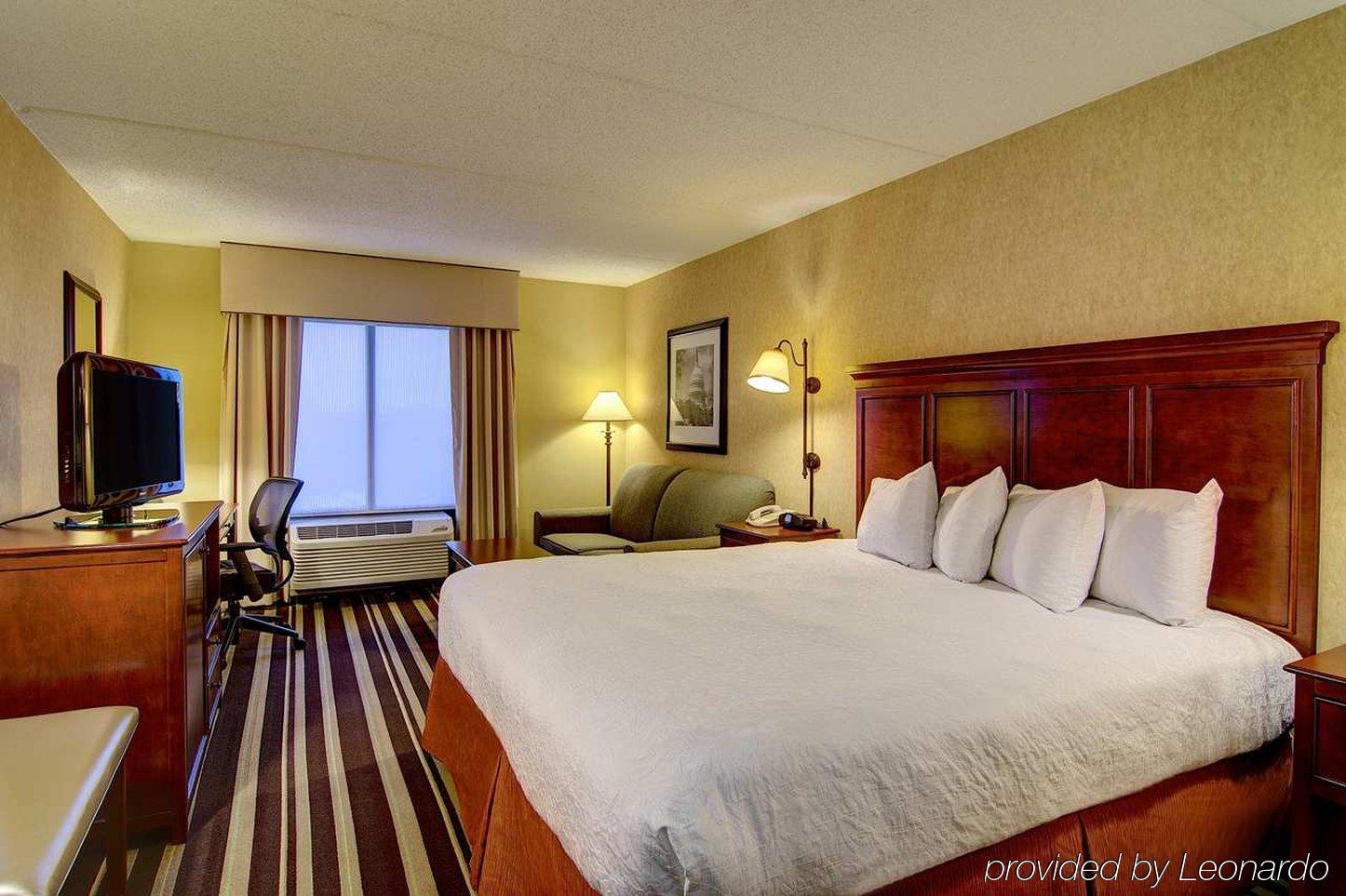 Hampton Inn Washington-Dulles International Airport South Чантилли Экстерьер фото